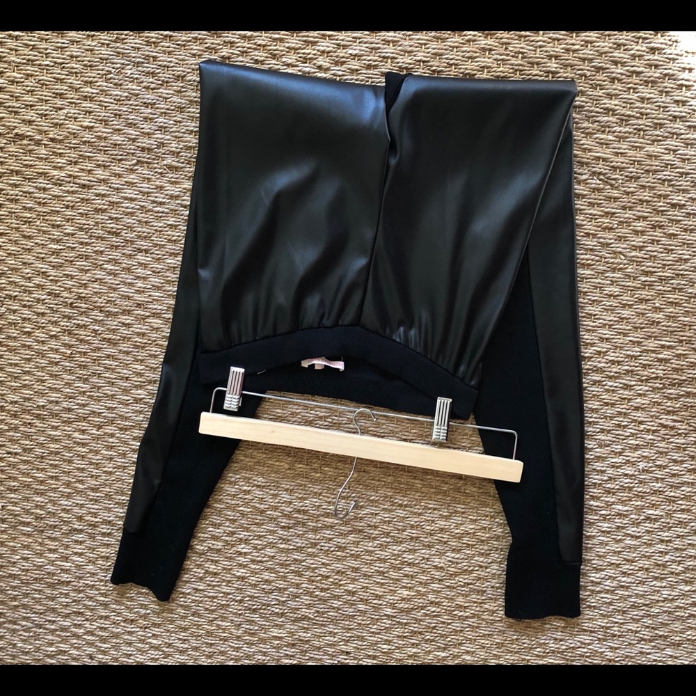 Victoria secret Faux leather leggings sz Small
